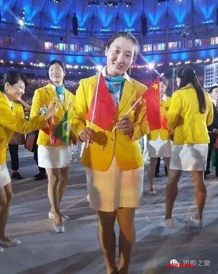 每屆的奧運(yùn)會(huì)都是世界億萬人關(guān)注的焦點(diǎn)，讓我們感到欣喜的是，這屆奧運(yùn)會(huì)上有兩名咱邯鄲籍運(yùn)動(dòng)員，她們是代表國家女子柔道隊(duì)出征的周超和代表國家田徑隊(duì)出征的華紹青。其中，29歲的周超將在8月10日21時(shí)參加女子柔道(70公斤級(jí))項(xiàng)目。